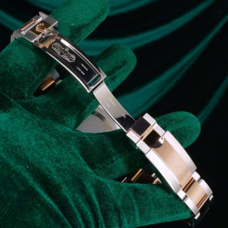 17 - buckle or clasp open