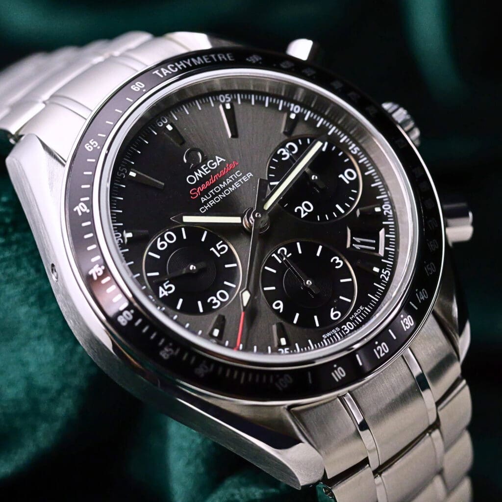 Omega Speedmaster Date Black Dial Black Ceramic Bezel Stainless Steel 40mm MINT CONDITION COMPLETE SET 323.30.40.40.06.001