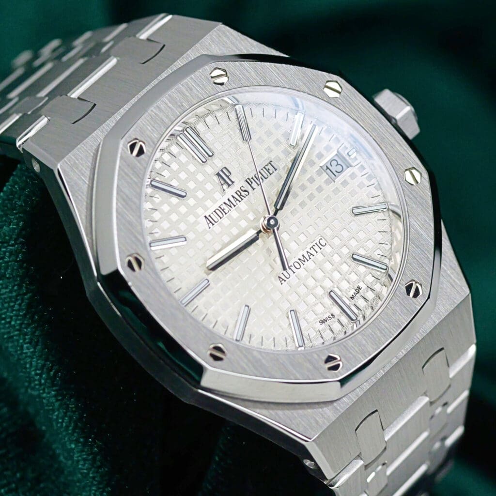Audemars Piguet Royal Oak White Dial Stainless Steel 37mm MINT CONDITION 15450ST.OO.1256ST.01