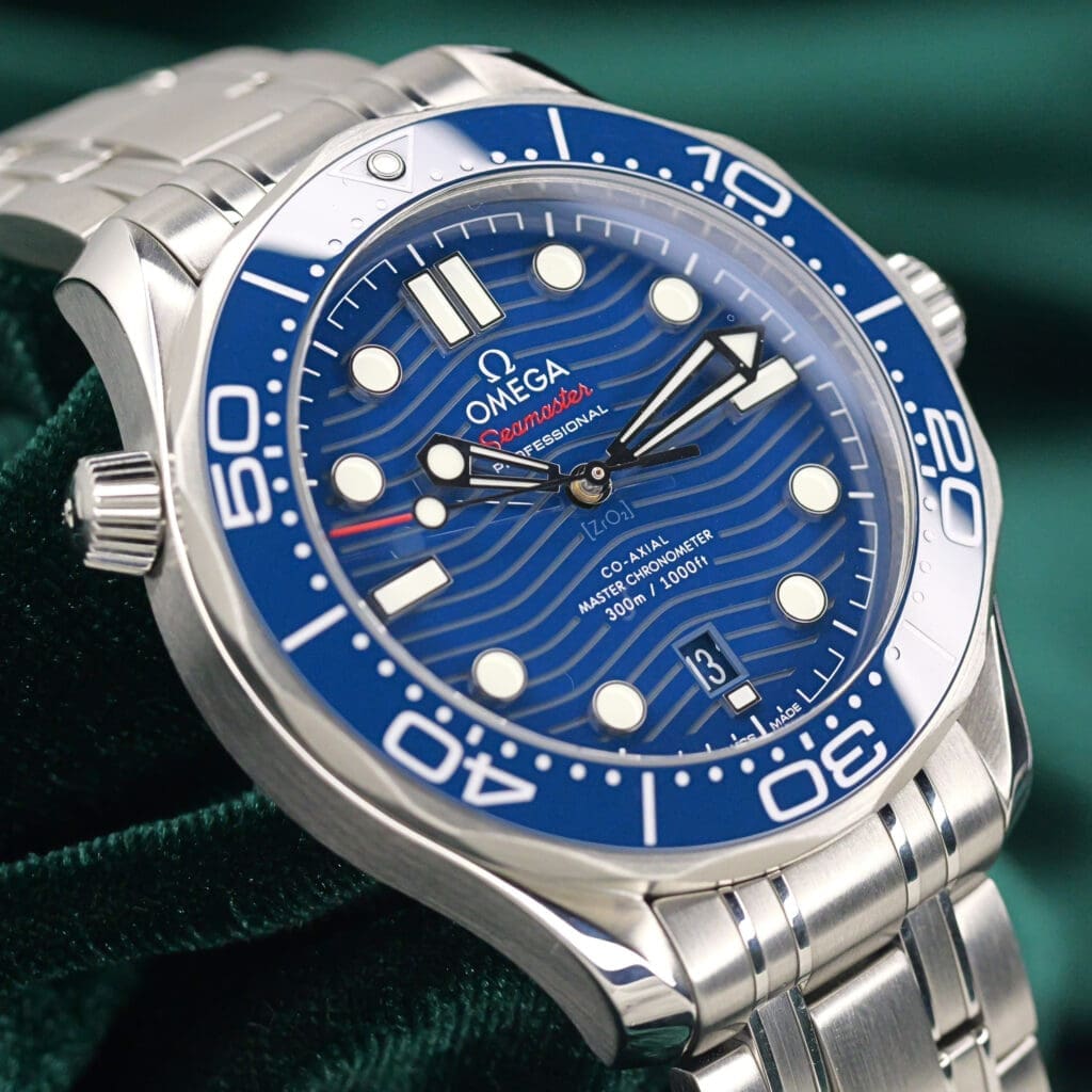 Omega Seamaster Diver 300M Blue Wave Dial Blue Ceramic Bezel Stainless Steel 42mm MINT CONDITION COMPLETE SET 210.30.42.20.03.001
