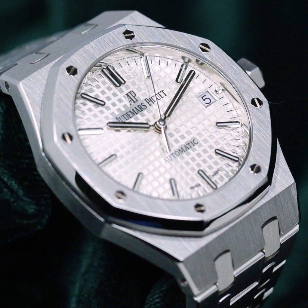 Audemars Piguet Royal Oak Silver Dial Stainless Steel 37mm MINT CONDITION 15450ST.OO.1256ST.01
