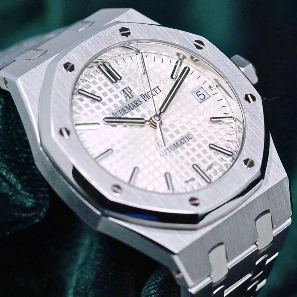 Audemars Piguet Royal Oak Silver Dial Stainless Steel 37mm MINT CONDITION 15450ST.OO.1256ST.01