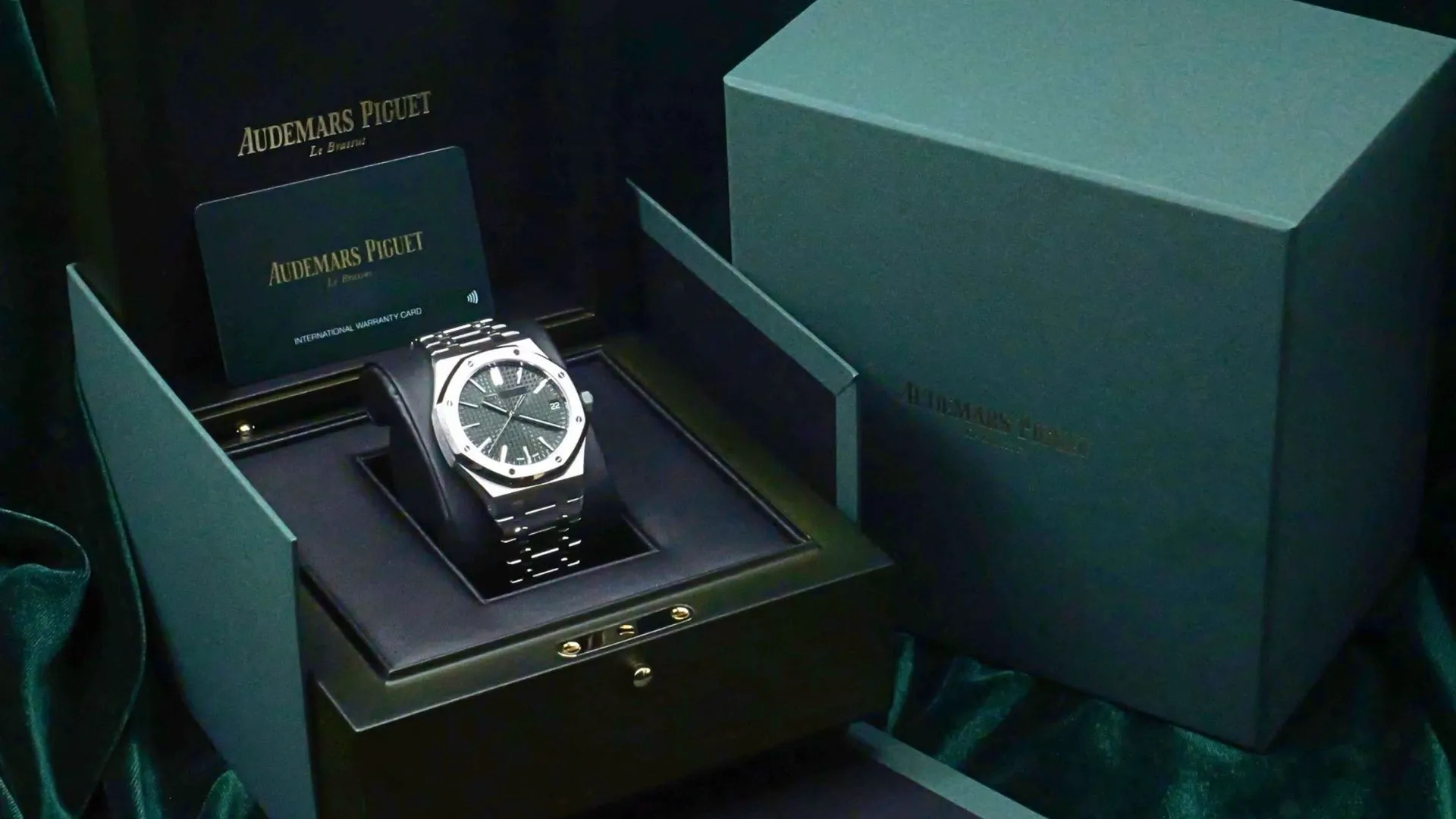 Royal Oak Ref. 15510ST in green dial