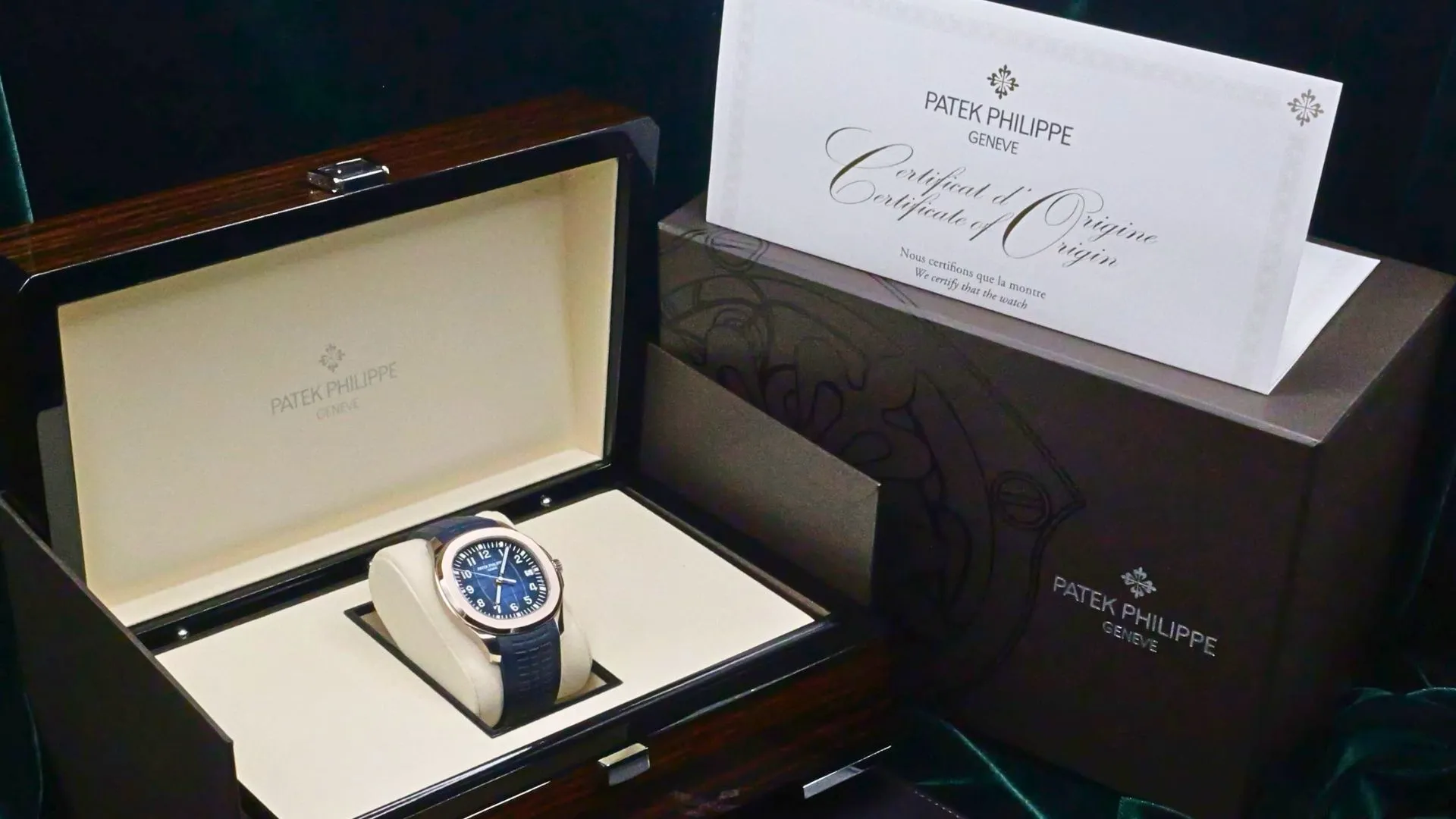 Patek Philippe Aquanaut with complete box and certificate