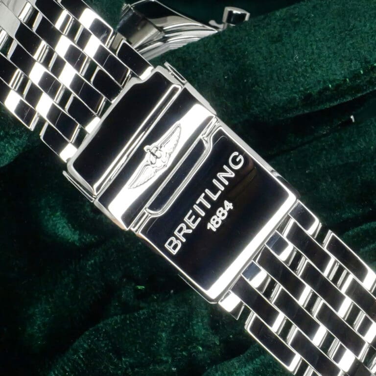 15 - buckle or clasp closed diagonal
