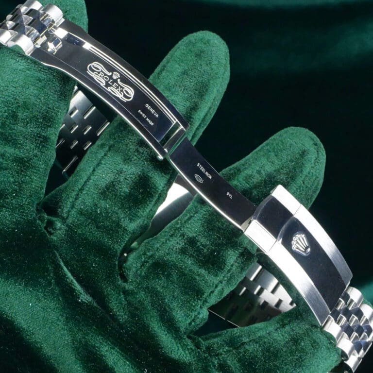 17 - buckle or clasp open