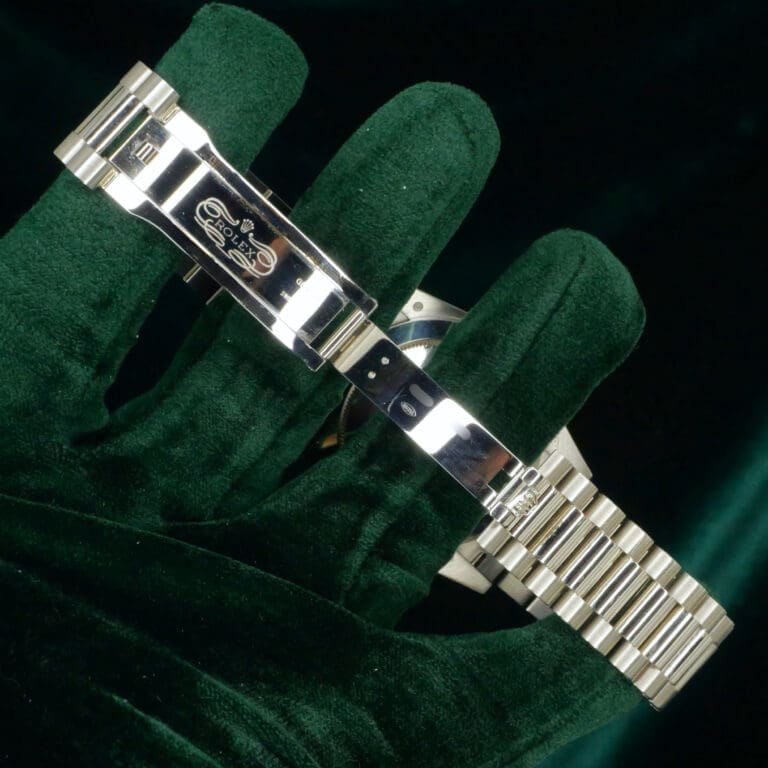 17 - buckle or clasp open