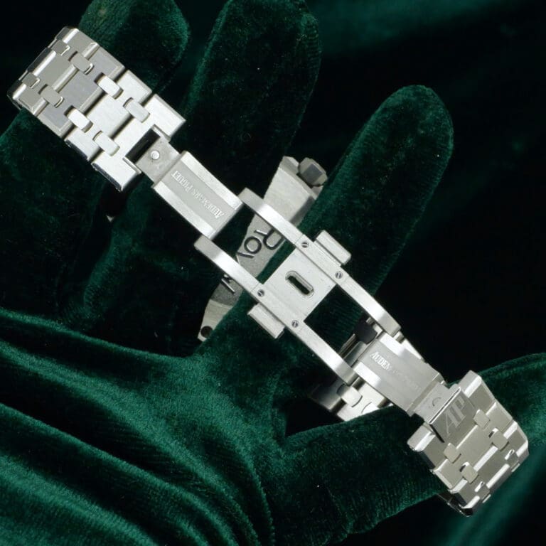 17 - buckle or clasp open
