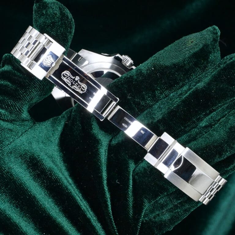 17 - buckle or clasp open