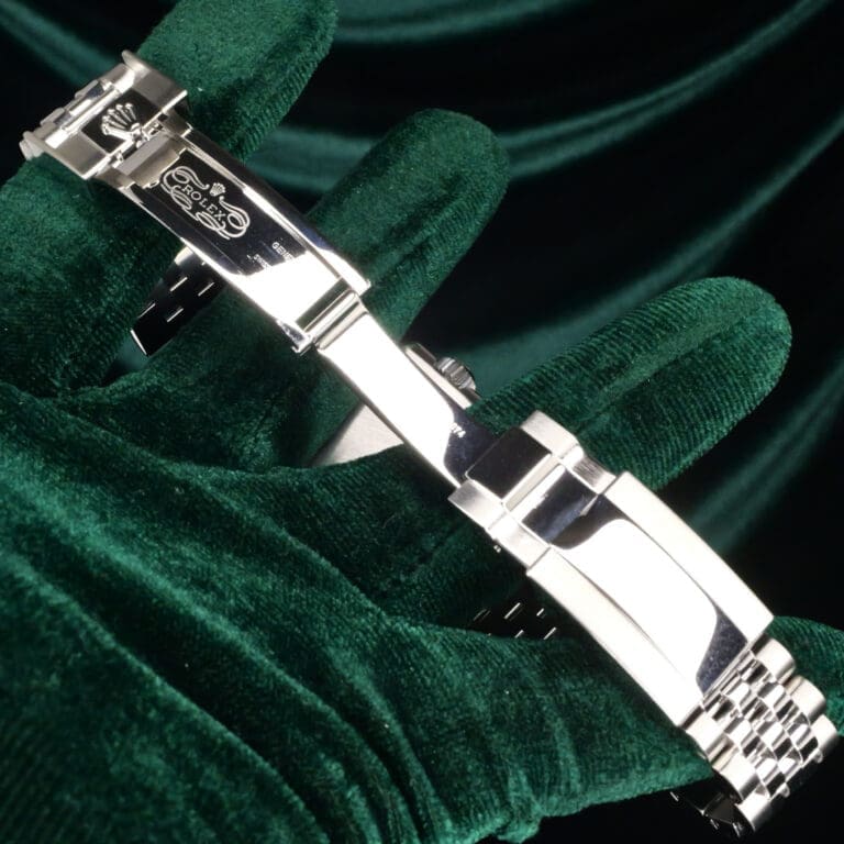 17 - buckle or clasp open