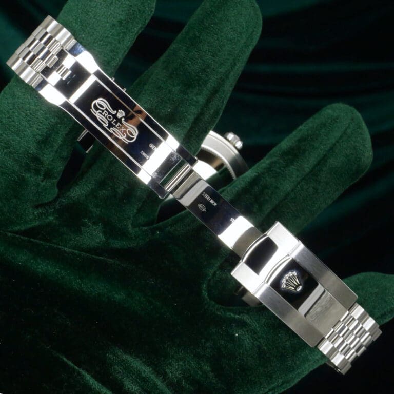 17 - buckle or clasp open