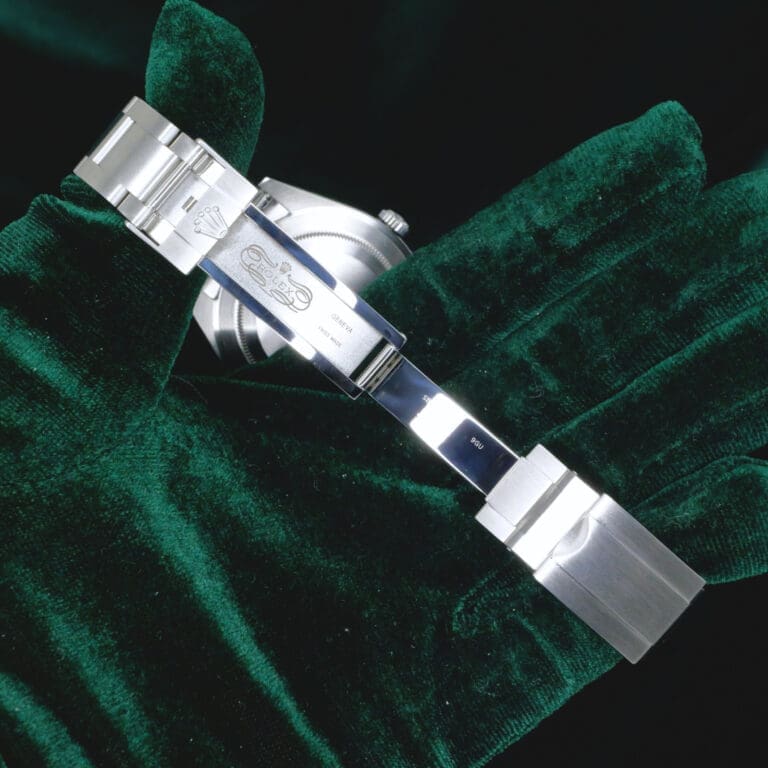 17 - buckle or clasp open