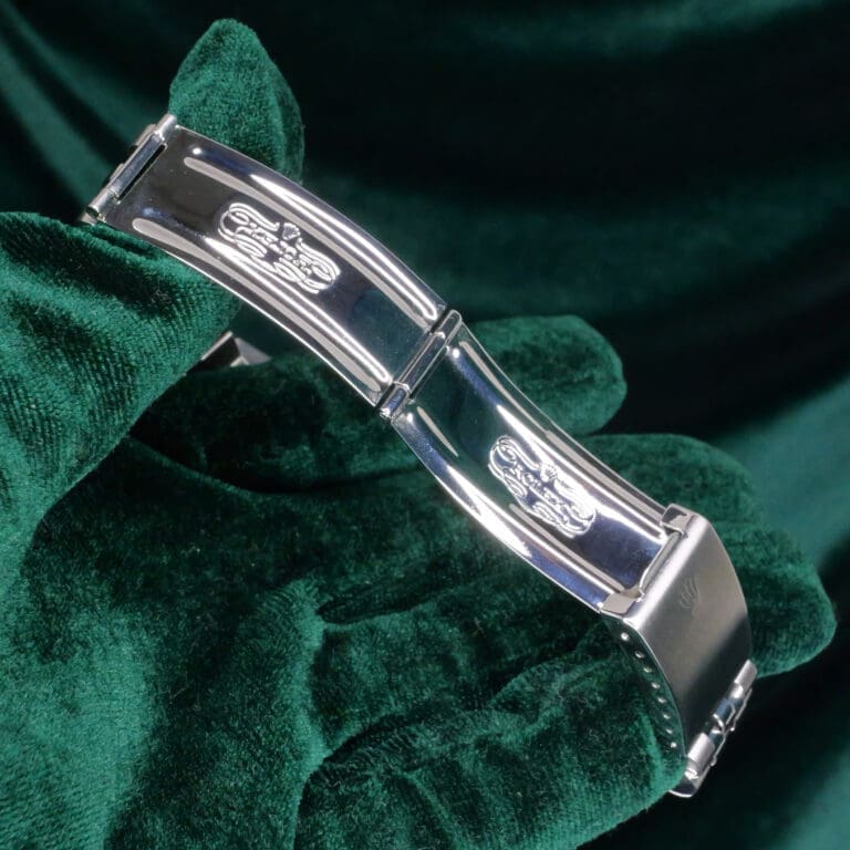 17 - buckle or clasp open