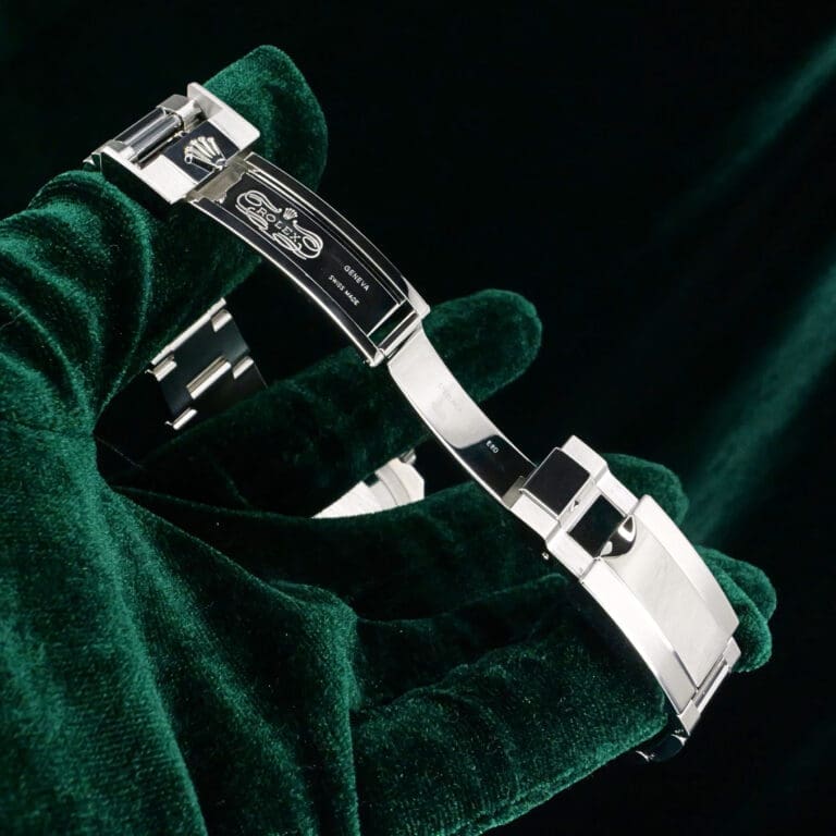 17 - buckle or clasp open