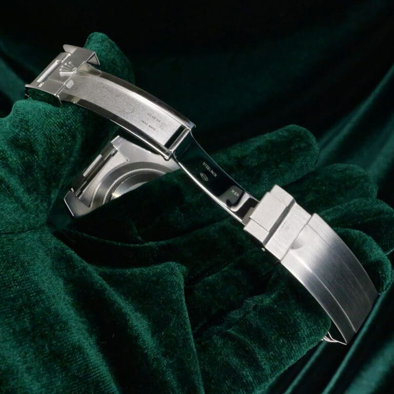 17 - buckle or clasp open