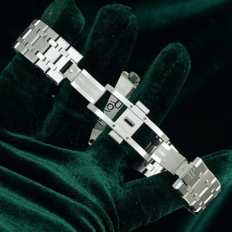17 - buckle or clasp open