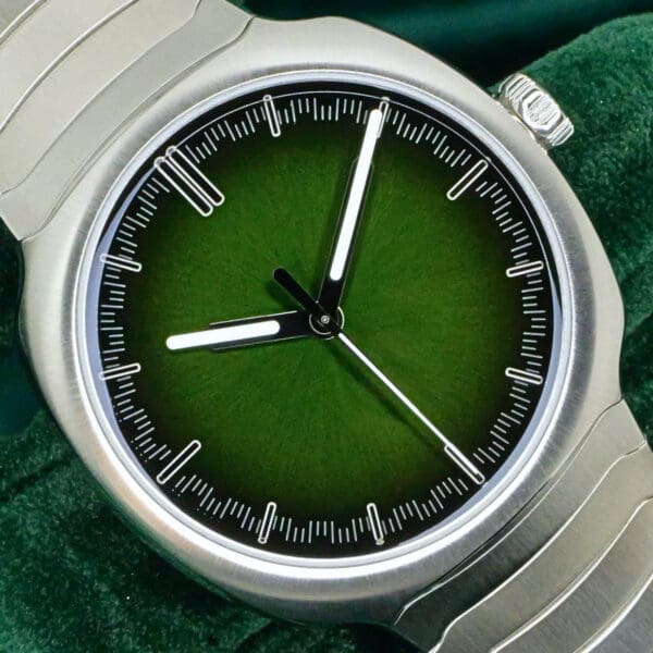 2025 H.Moser & Cie. Streamliner Centre Seconds Matrix Green Dial