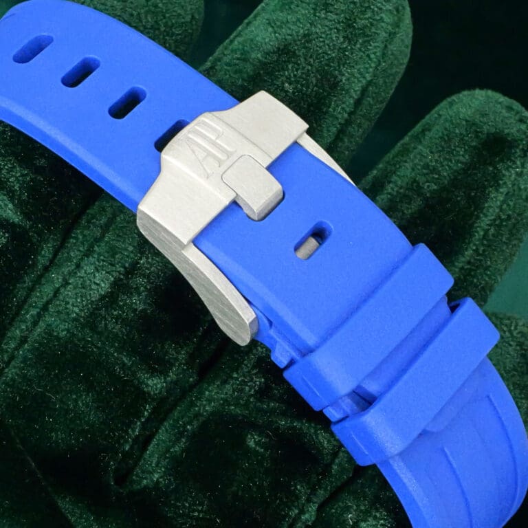 15 - buckle or clasp closed diagonal