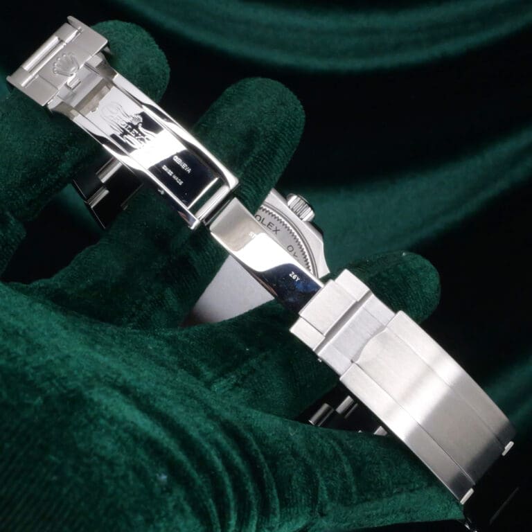 17 - buckle or clasp open