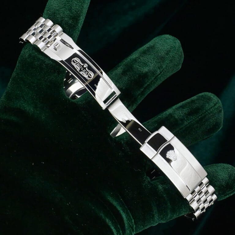17 - buckle or clasp open