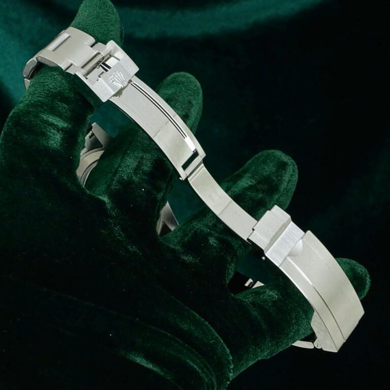 17 - buckle or clasp open