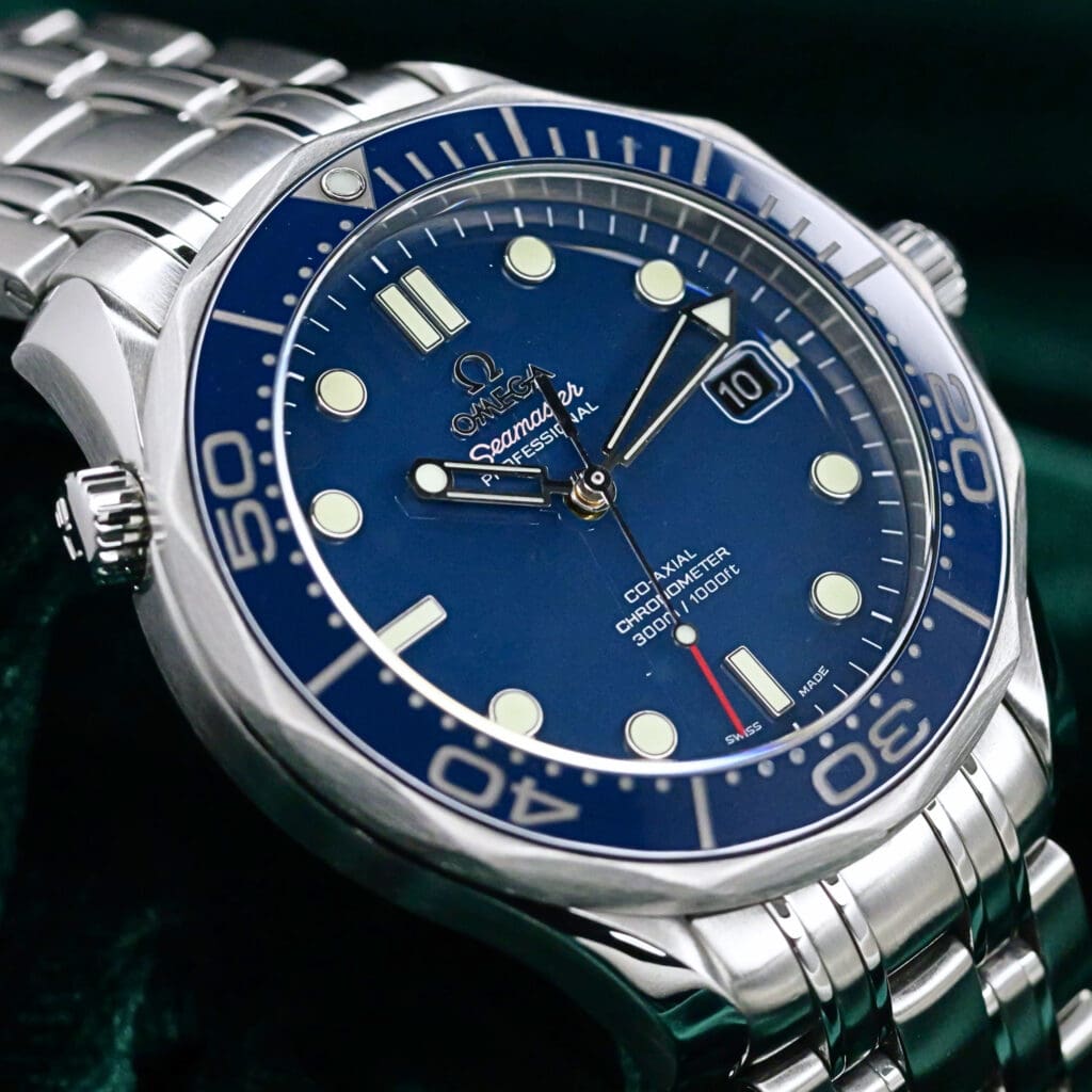 Omega Seamaster Diver 300M  Blue Dial Blue Ceramic Bezel Stainless Steel 41mm MINT CONDITION COMPLETE SET 212.30.41.20.03.001