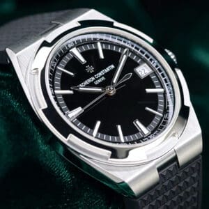 2025 Vacheron Constantin Overseas Black Dial Black Rubber Strap Stainless Steel 41mm MINT CONDITION COMPLETE SET 4520V/210A-B483