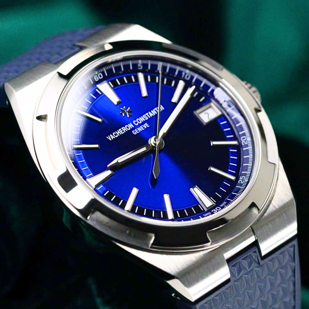 2025 Vacheron Constantin Overseas Blue Dial Blue Rubber Strap Stainless Steel 41mm MINT CONDITION COMPLETE SET 4520V/210A-B128