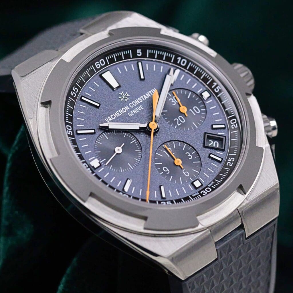 Vacheron Constantin Overseas Chronograph "Everest" Blue-Grey Dial Grey Rubber Strap Titanium Stainless Steel 42.5mm MINT CONDITION COMPLETE SET 5510V/000T-B923