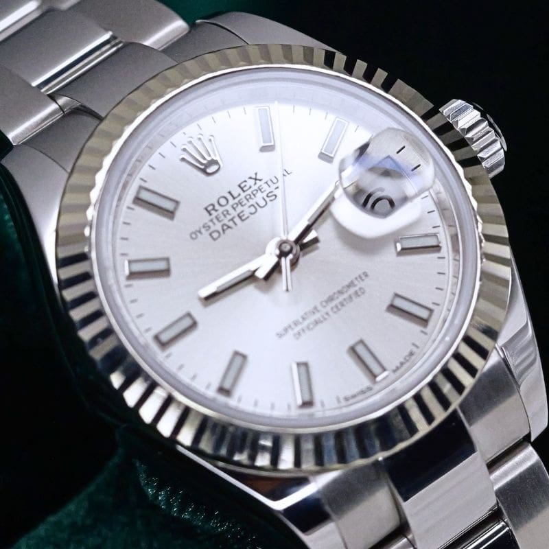 Rolex Lady-Datejust Silver Dial 18k White Gold Fluted Bezel Oyster Bracelet Stainless Steel 28mm MINT CONDITION 279174