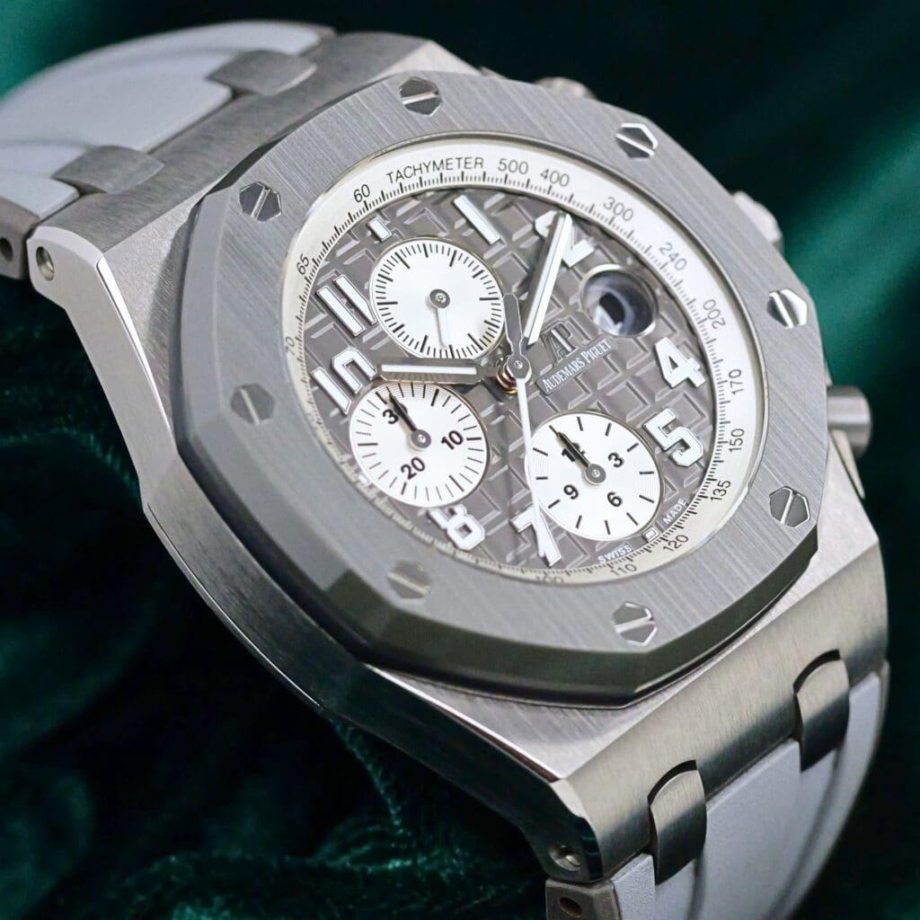 Audemars Piguet Royal Oak Offshore Chronograph "Ghost" Grey Dial Grey Ceramic Bezel Grey Rubber Strap Titanium 42mm MINT CONDITION COMPLETE SET 26470IO.OO.A006CA.01