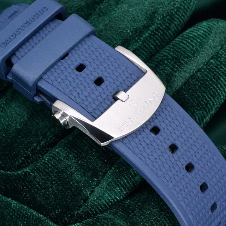15 - buckle or clasp closed diagonal