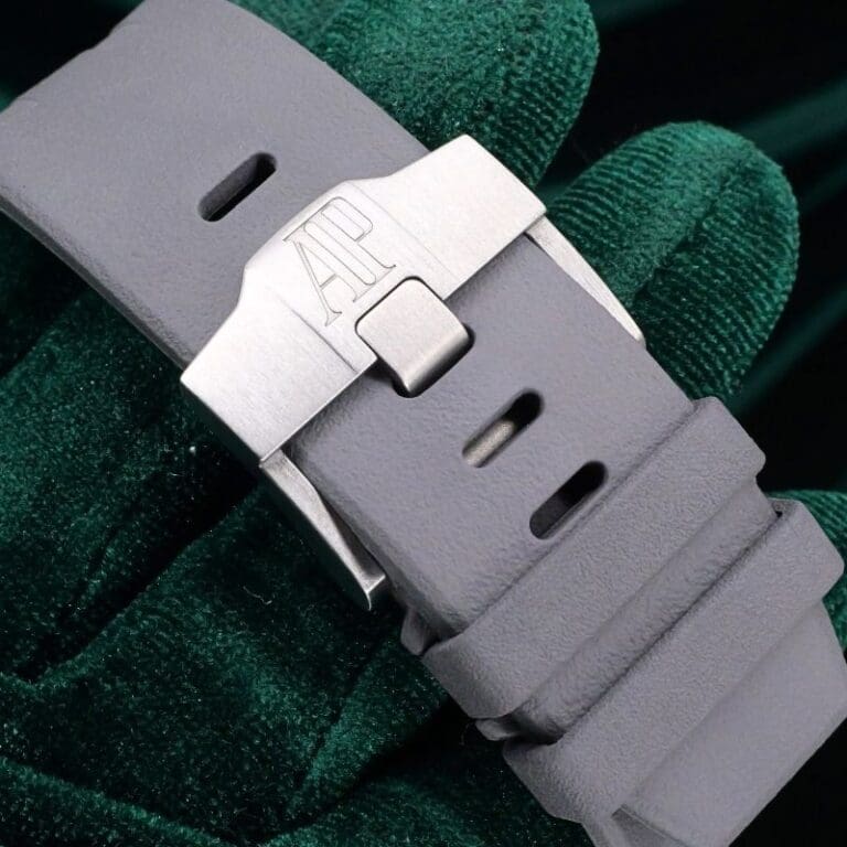 15 - buckle or clasp closed diagonal