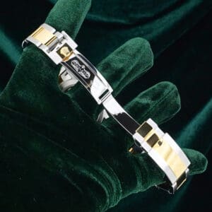 17 - buckle or clasp open