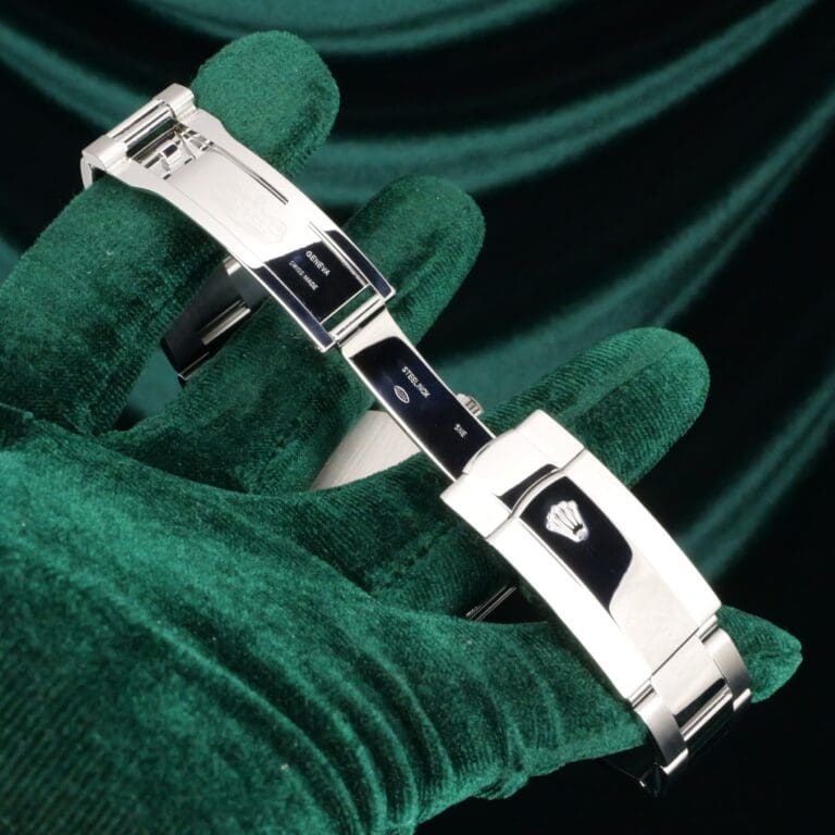 17 - buckle or clasp open