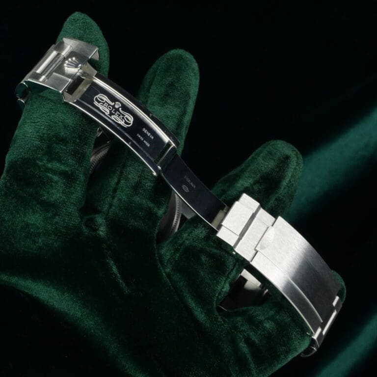 17 - buckle or clasp open