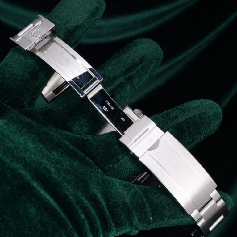 17 - buckle or clasp open