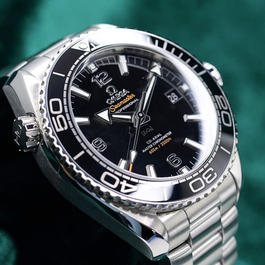 Omega Seamaster Planet Ocean 600M Black Dial Stainless Steel 43.5mm MINT CONDITION COMPLETE SET 215.30.44.21.01.001