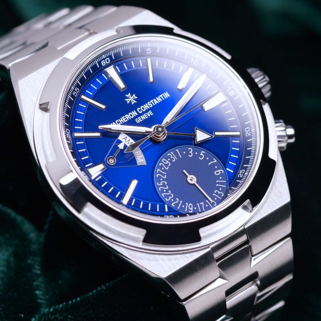 Vacheron Constantin Overseas Dual Time Blue Dial Stainless Steel 41mm MINT CONDITION COMPLETE SET 7900V/110A-B334