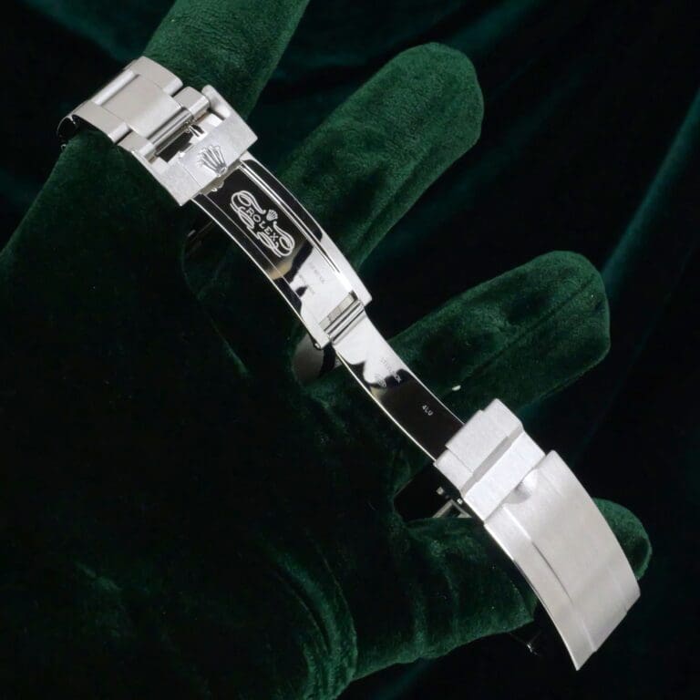 17 - buckle or clasp open