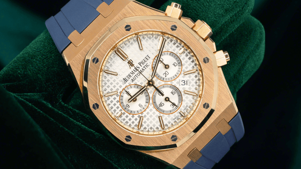 2015 Audemars Piguet Royal Oak Chronograph 41mm Rose Gold Silver Dial Navy Rubber 26320OR - Face & Dial