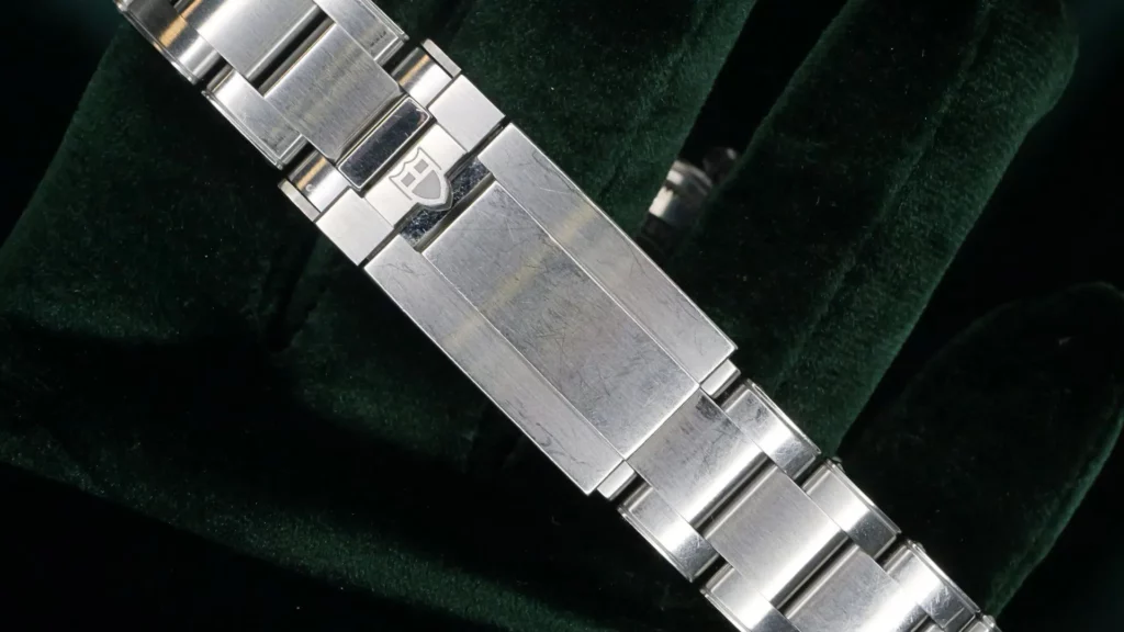 2025 Tudor Black Bay Pro 39mm Black Dial Stainless Steel 79470 - Bracelet and Clasp