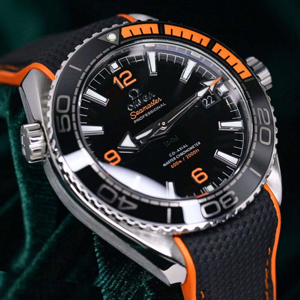Omega Seamaster Planet Ocean 600M Black Dial Black Orange Ceramic Bezel Black Orange Rubber Strap Stainless Steel 43.5mm MINT CONDITION COMPLETE SET 215.32.44.21.01.001