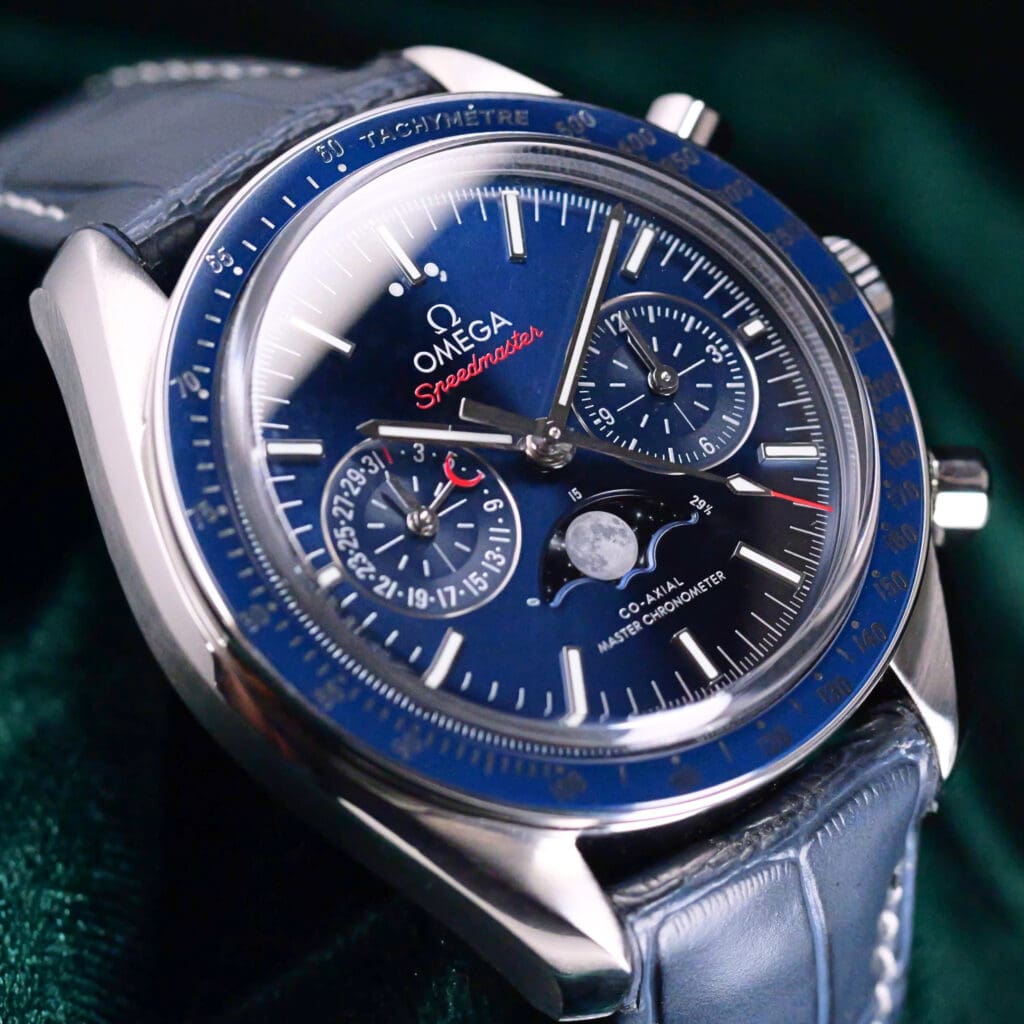 Omega Speedmaster Moonphase Blue Dial Blue Leather Strap Stainless Steel 44.25mm MINT CONDITION COMPLETE SET 304.33.44.52.03.001