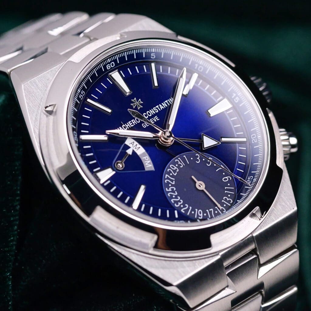 Vacheron Constantin Overseas Dual Time Blue Dial Stainless Steel 41mm MINT CONDITION COMPLETE SET 7900V/110A-B334