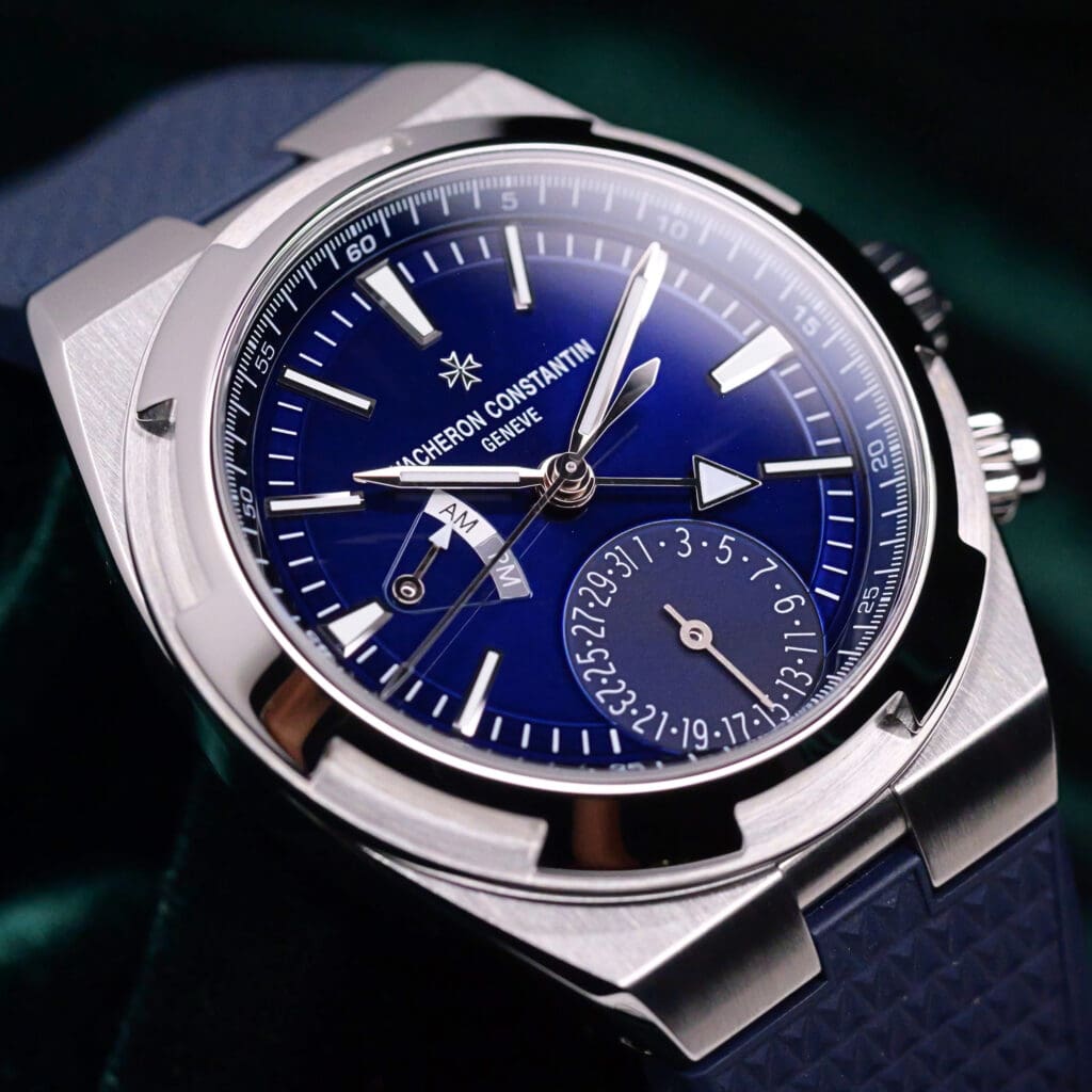 Vacheron Constantin Overseas Dual Time Blue Dial Blue Rubber Strap Stainless Steel 41mm MINT CONDITION COMPLETE SET 7900V/110A-B334