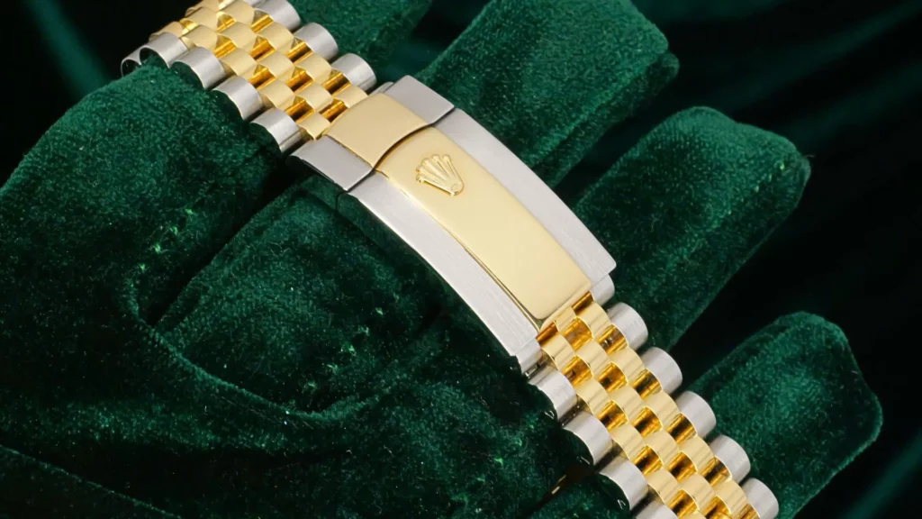 Rolex Datejust 36mm Champagne Dial Diamond Markers 126233 - Bracelet and Clasp