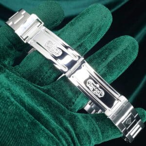 17 - buckle or clasp open