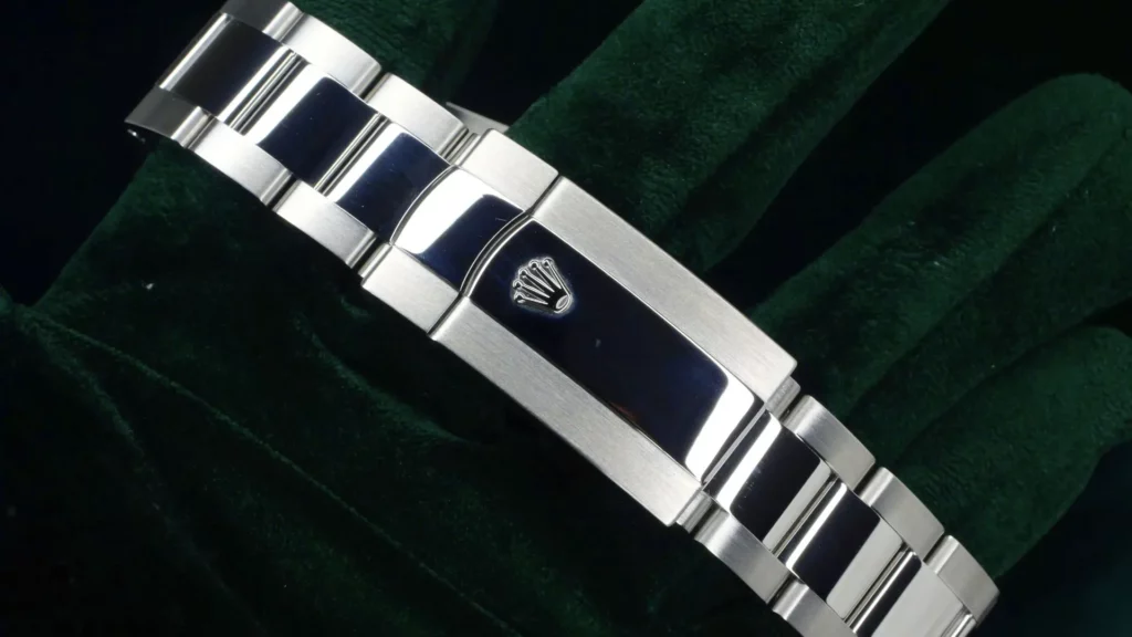 2024 Rolex Sky-Dweller Mint Green Dial Fluted Bezel Oyster 336934 - Bracelet and Clasp