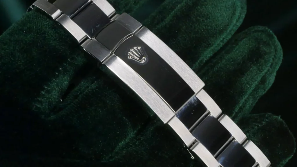 2025 Rolex Datejust 41 Blue Dial White Gold Fluted Oyster 126334 - Bracelet and Clasp